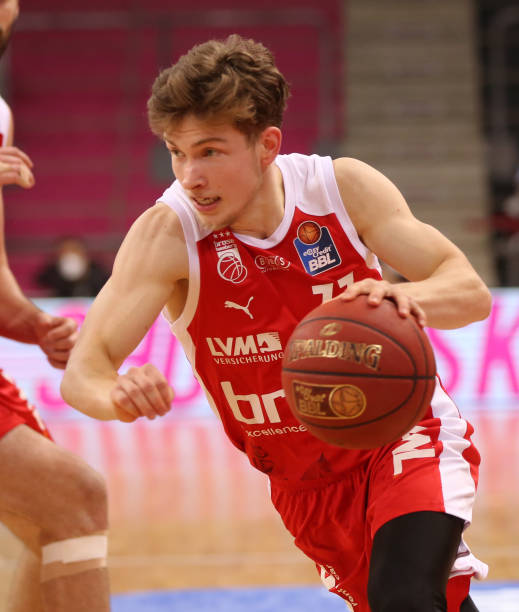 我们得向前 我们得向前