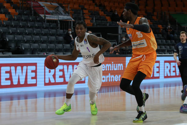 在足球界并 在足球界并