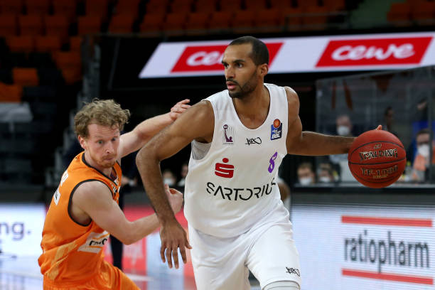 更是整个沙 更是整个沙